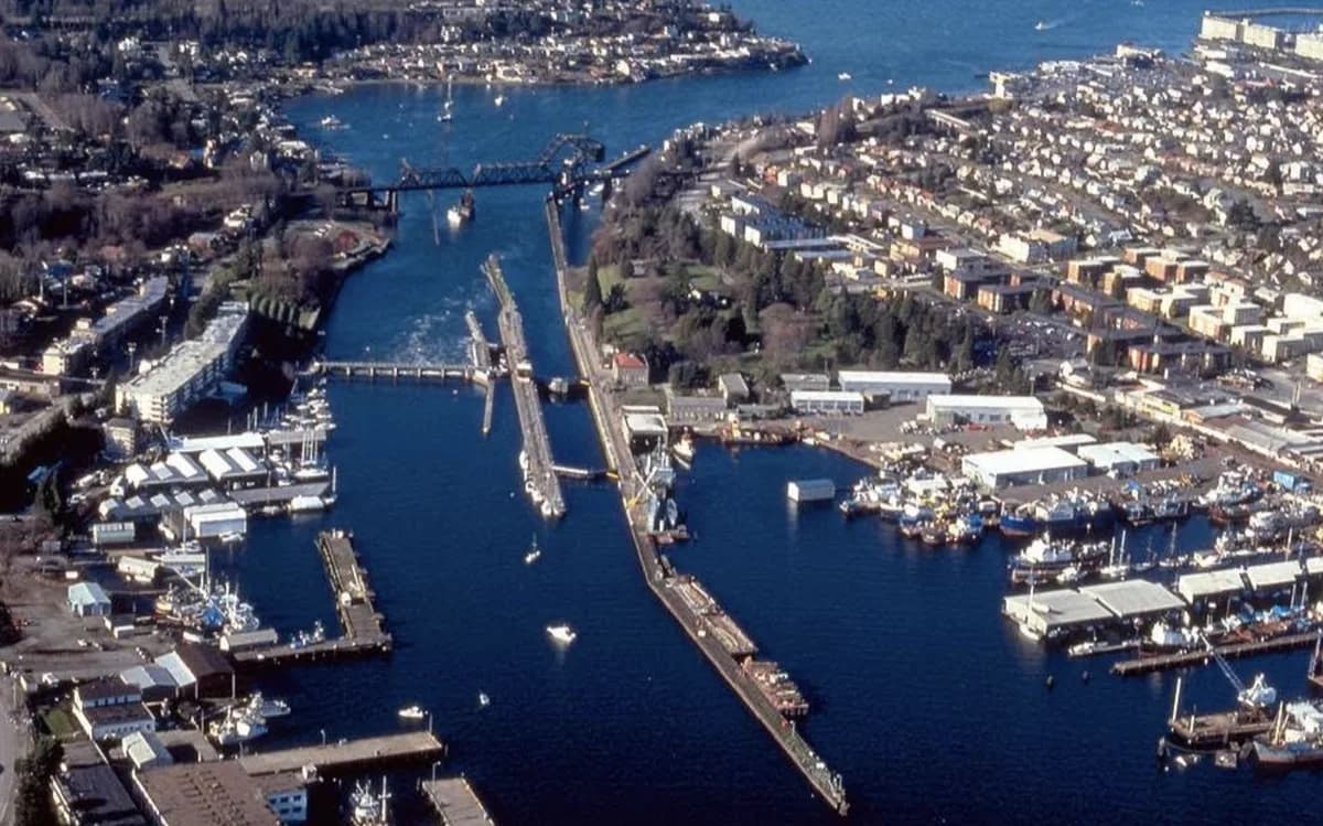 Hiram M. Chittenden Locks in Ballard — boats locking through between Lake Union and Puget Sound